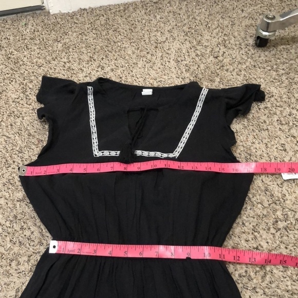 NWT Old Navy Midi Dress Size XS Black Flutter Sleeve White Embroidery - Picture 9 of 10